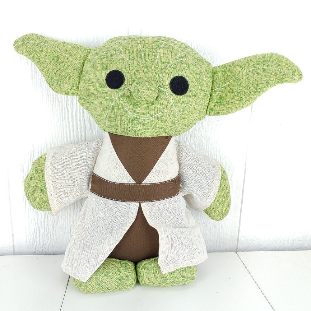 Star Wars Yoda Plush 18" Stuffed Knit Doll Pillow Jedi Robe Jay Franco & Sons